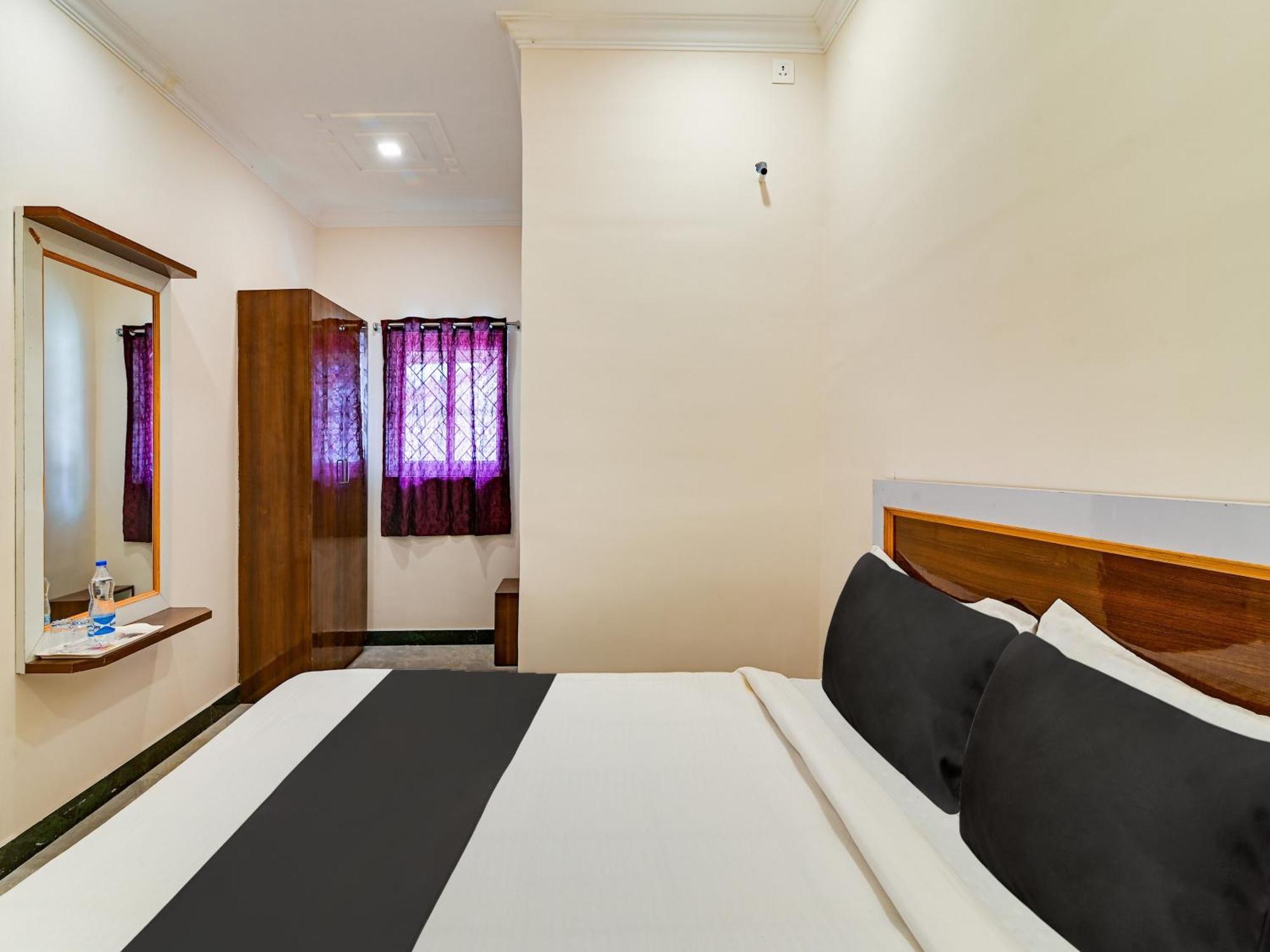 Hotel O Rj Royal Inn Vellore Bagian luar foto