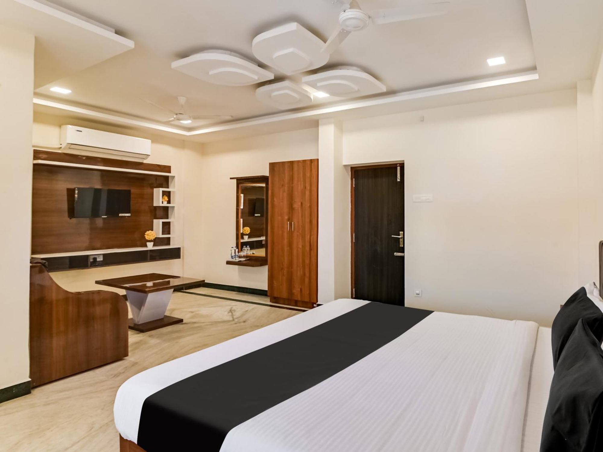 Hotel O Rj Royal Inn Vellore Bagian luar foto