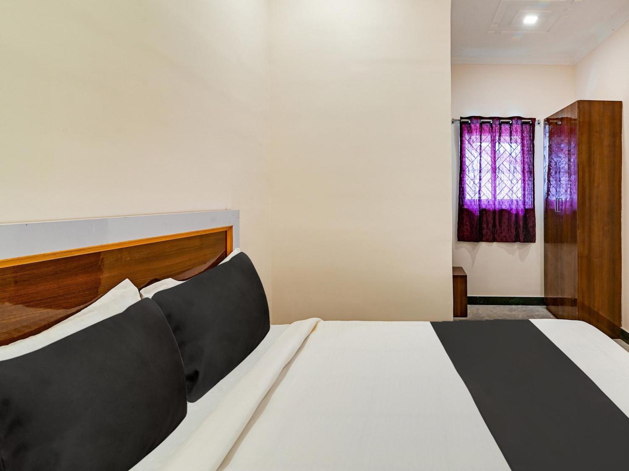 Hotel O Rj Royal Inn Vellore Bagian luar foto