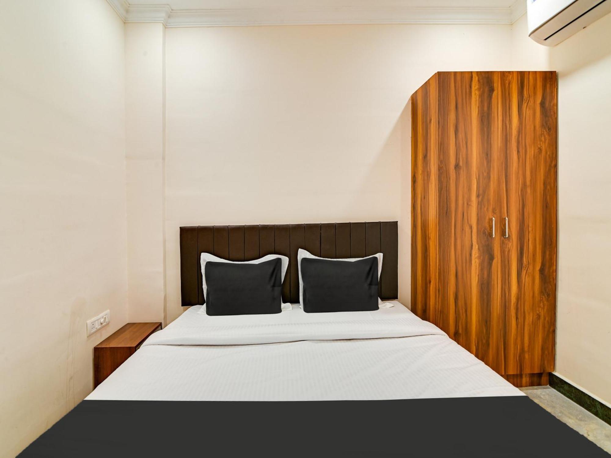 Hotel O Rj Royal Inn Vellore Bagian luar foto