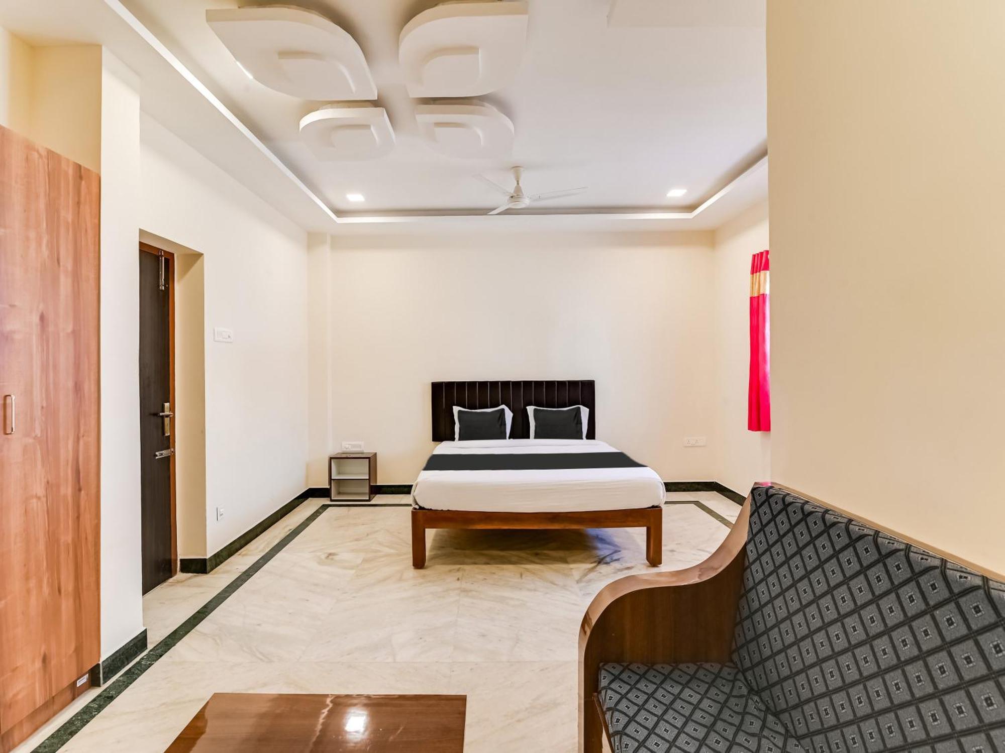 Hotel O Rj Royal Inn Vellore Bagian luar foto